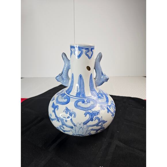 Vintage Unique Chinese Blue and White Porcelain Ceramic Vase Decorative Handles. - Picture 2 of 7